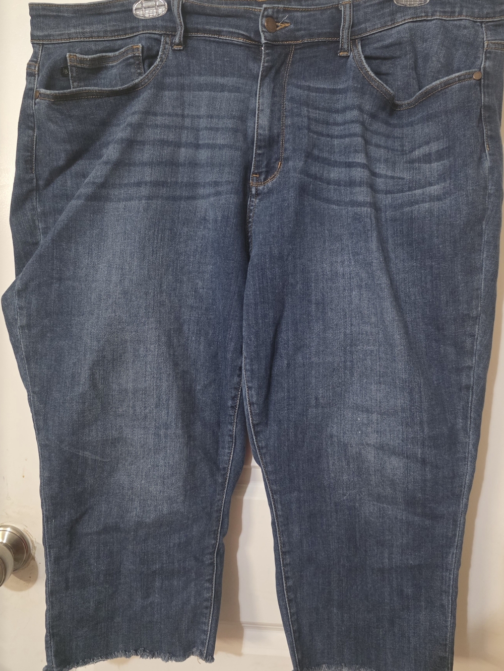 Judy Blue Mid Rise Skinny Crop Capri Jeans Medium Wash Plus Size 24W